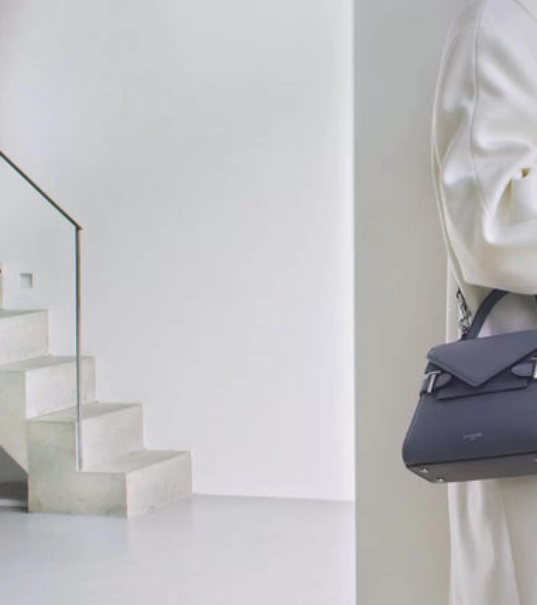 Femme Le Tanneur Petit sac à main double rabat Emilie en cuir grainé - Black