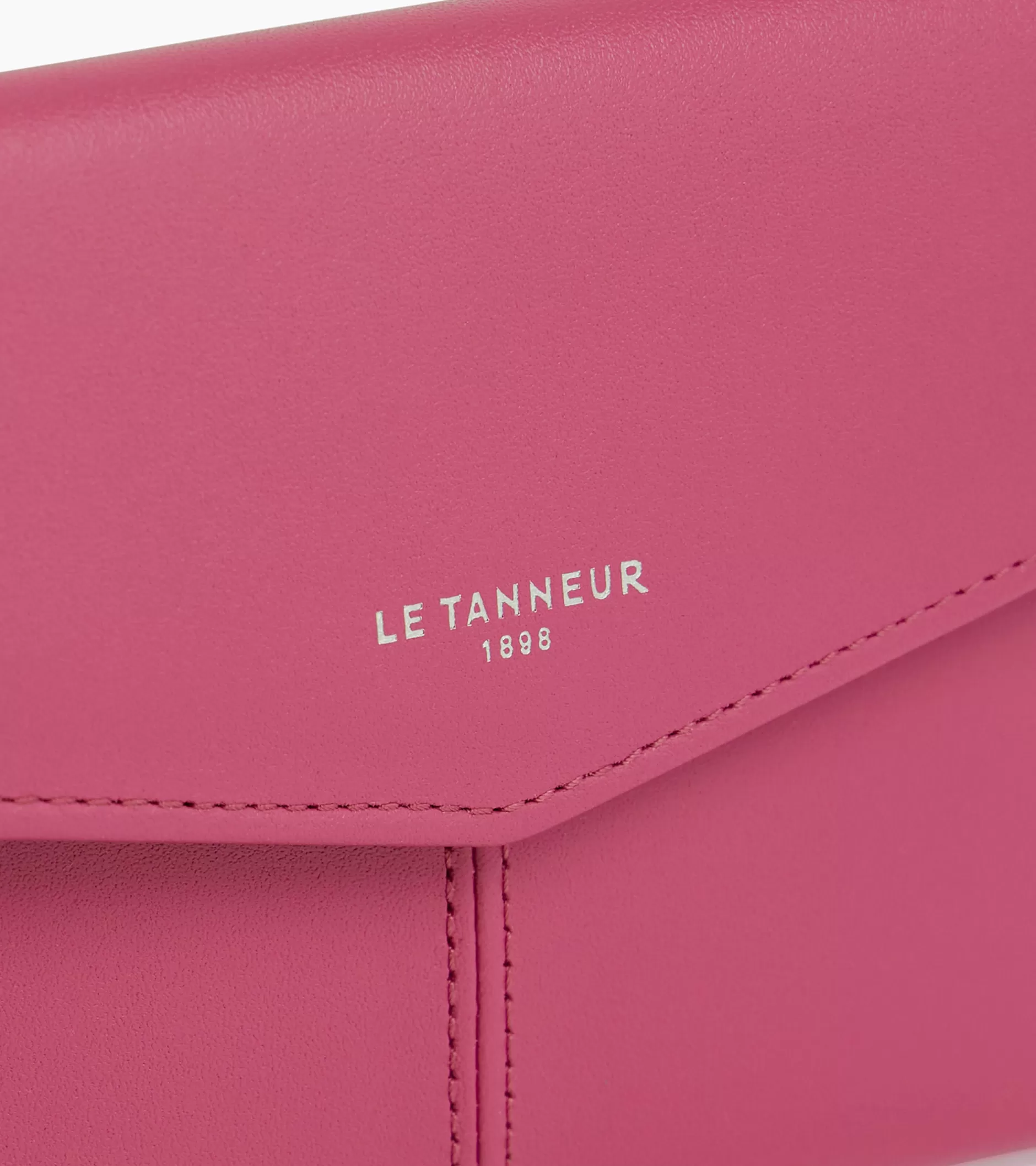 Femme Le Tanneur Pochette enveloppe moyen modèle Charlotte en cuir lisse - Pink Fuxia