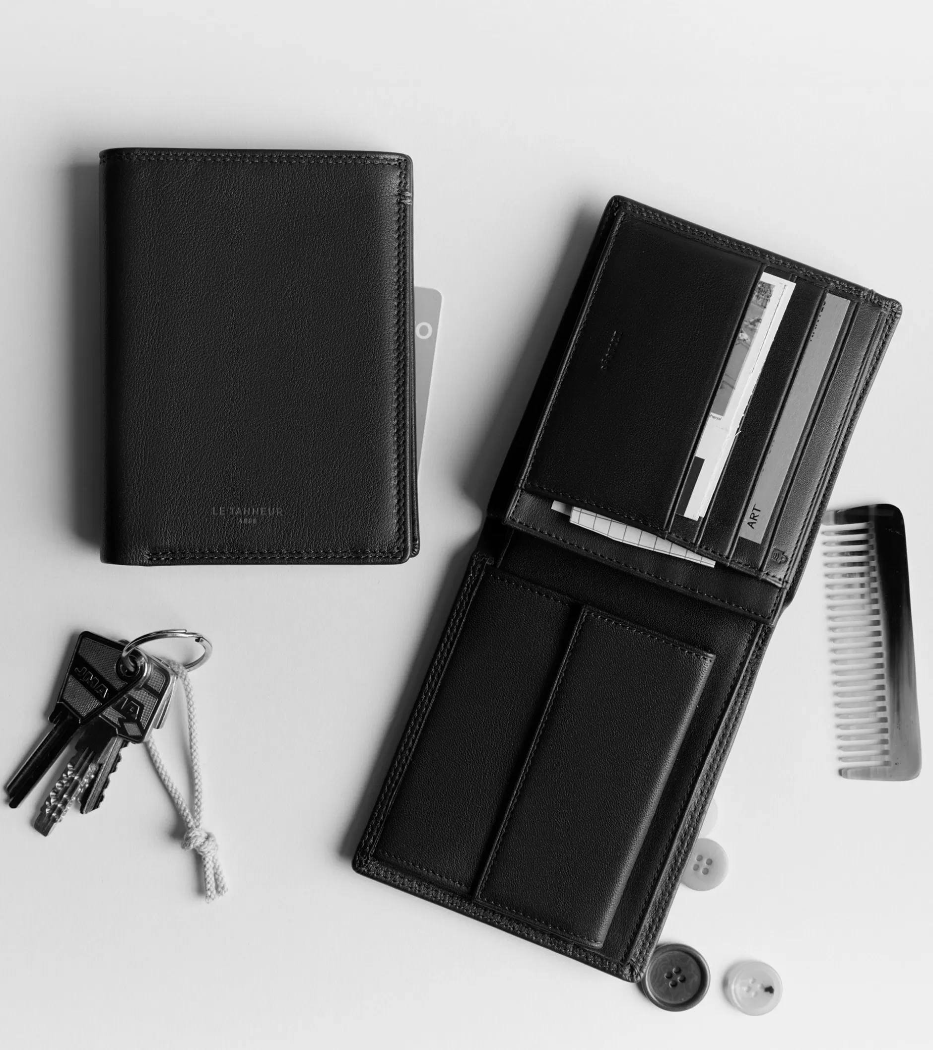 Homme Le Tanneur Portefeuille vertical moyen modèle zippé 2 volets Martin en cuir lisse - Coffee Brown