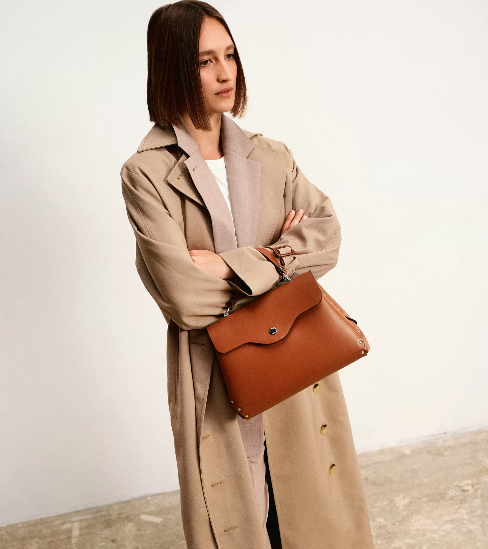 Femme Le Tanneur Sac à main moyen modèle Sans Couture en cuir lisse - Mahogany Brown