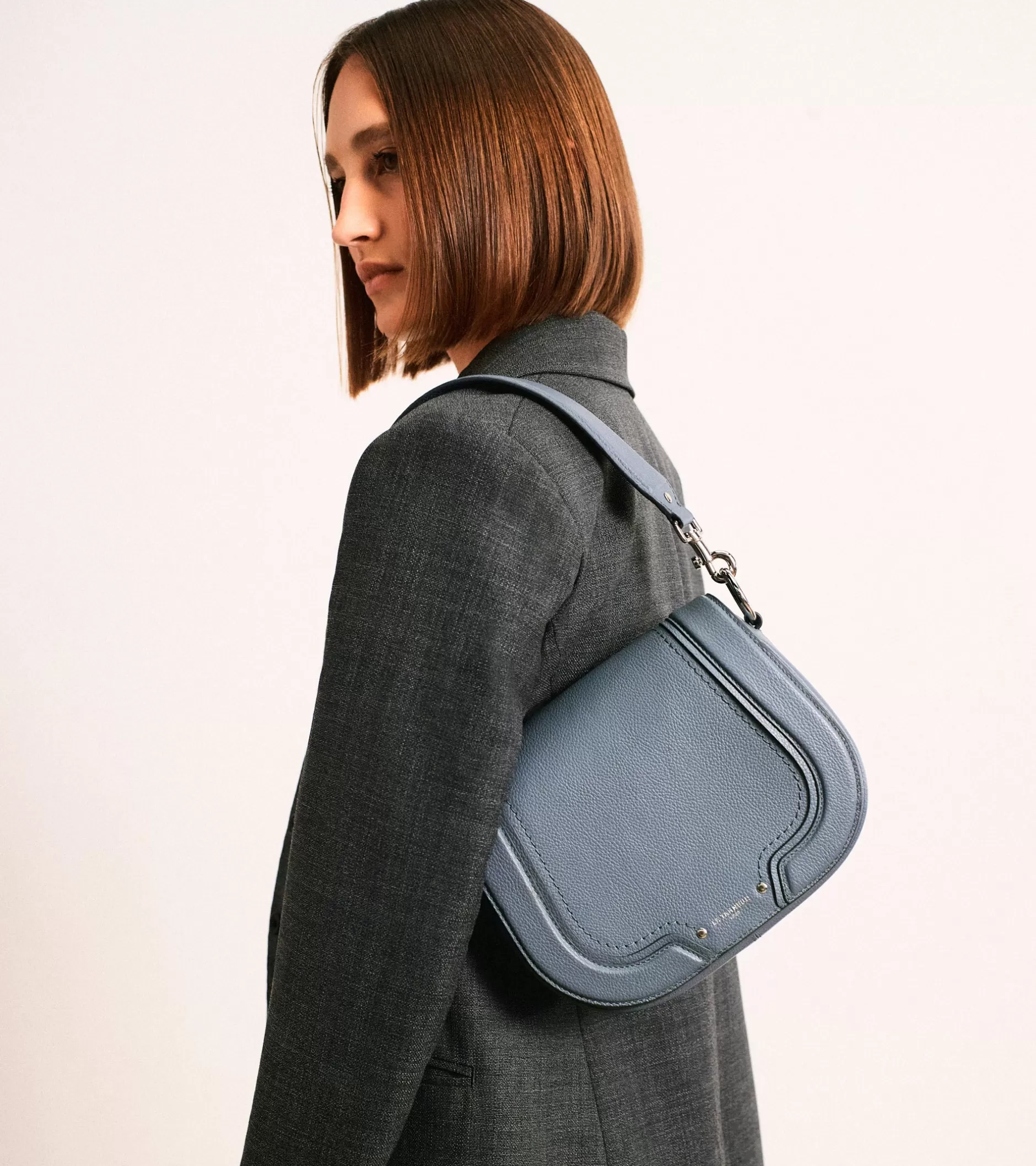Femme Le Tanneur Sac bandoulière moyen modèle Ella en cuir grainé - BLEU ARGILE